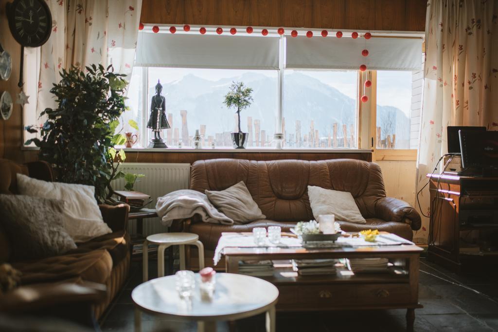 Blomasetrith Homestay บอร์กาเนส ภายนอก รูปภาพ